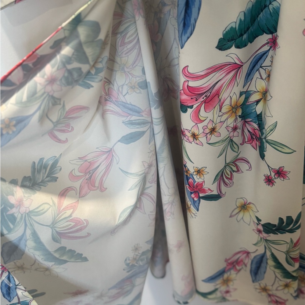 NYMPH Floral Print Dress - Cream/Pink.
Removable belt. Size L. (Fits like a 10) - Picture 8 of 15